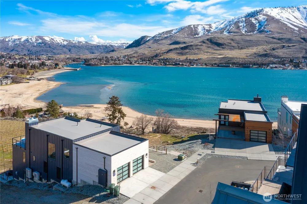 1325 Dragonfly Court Chelan, WA 98816