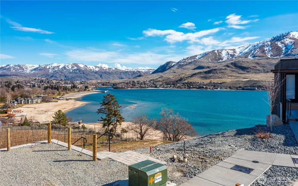 1325 Dragonfly Court Chelan, WA 98816