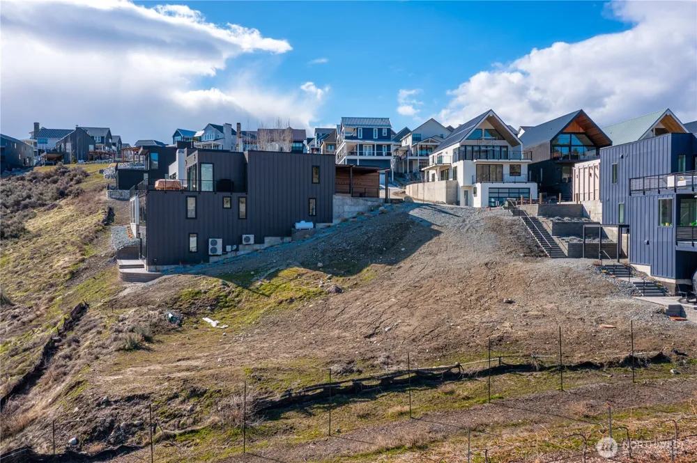 1325 Dragonfly Court Chelan, WA 98816