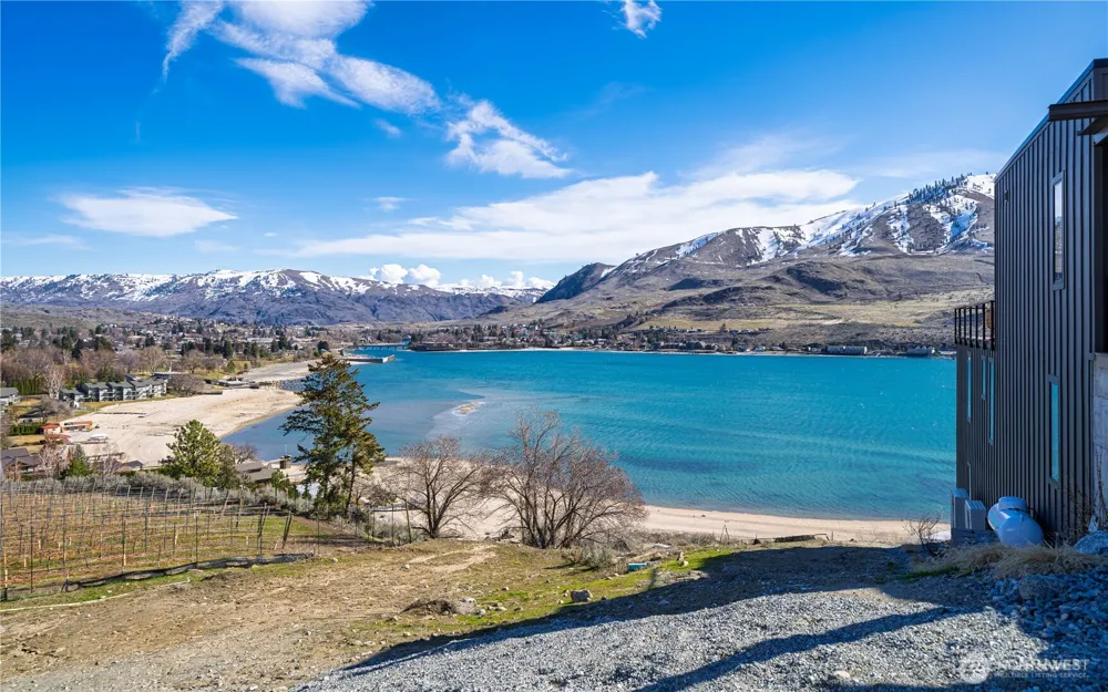 1325 Dragonfly Court Chelan, WA 98816