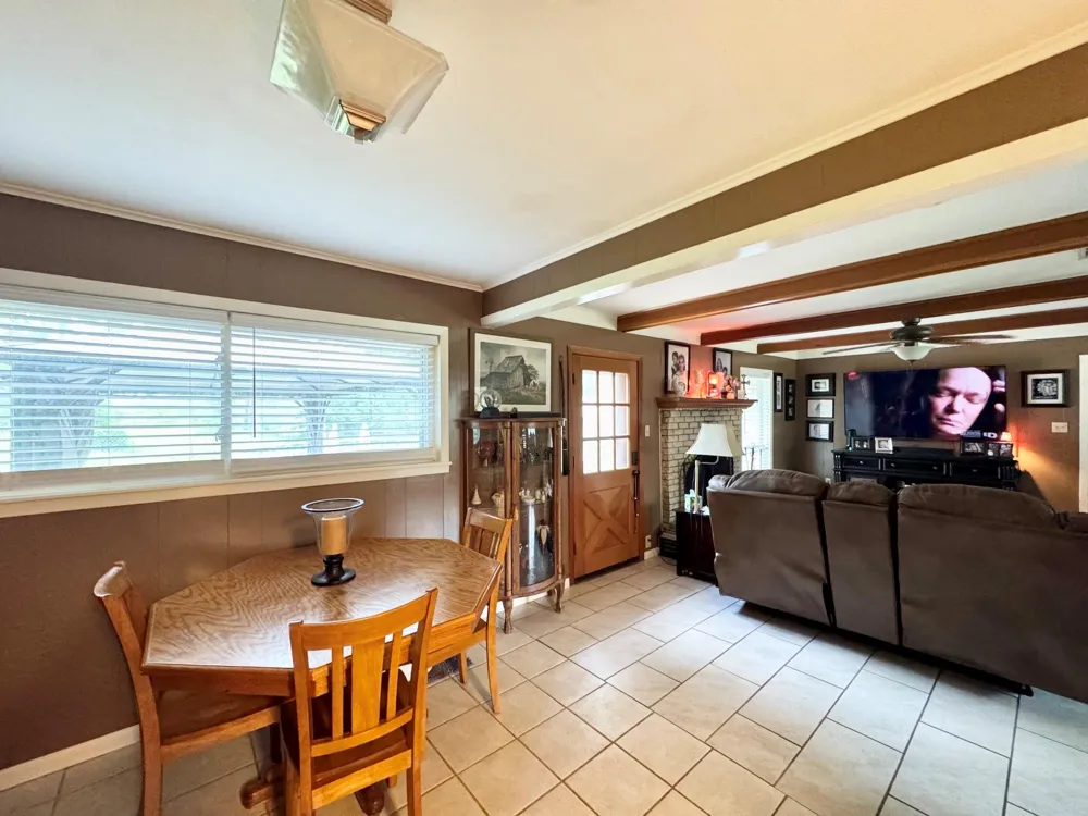 208 Robinhood Circle Crockett, TX 75835
