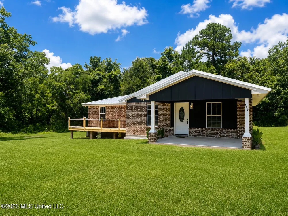125 7th Avenue Carriere, MS 39426