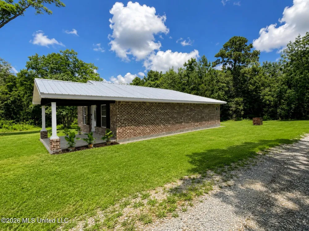 125 7th Avenue Carriere, MS 39426