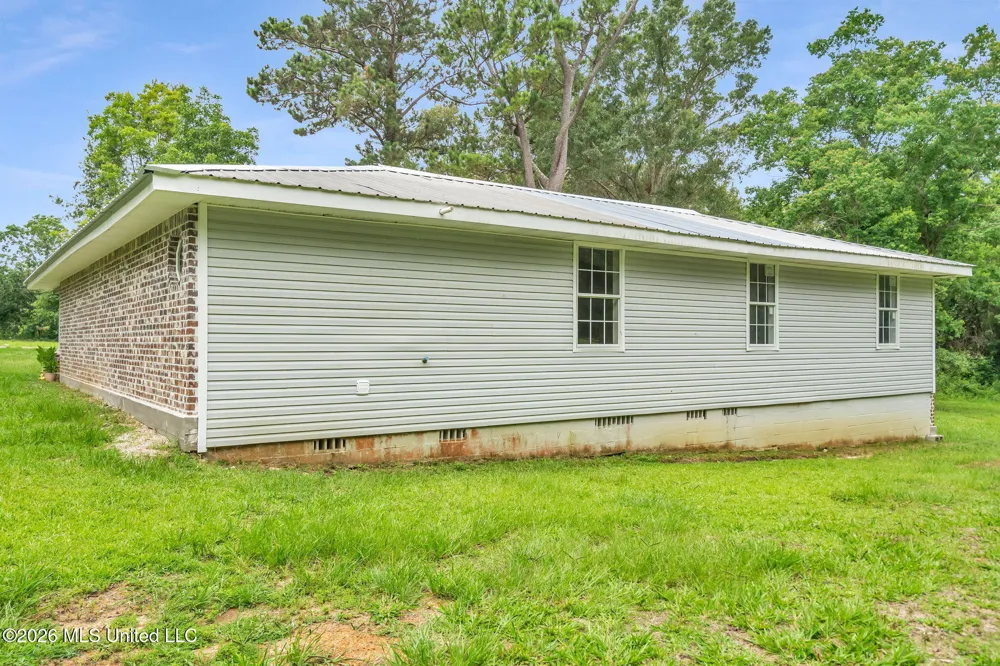 125 7th Avenue Carriere, MS 39426
