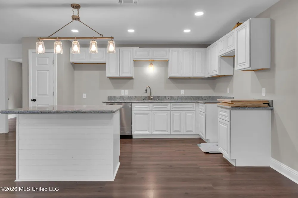 125 7th Avenue Carriere, MS 39426