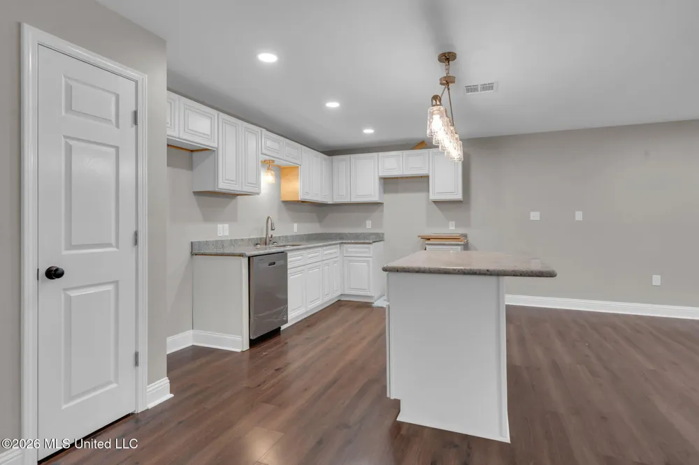125 7th Avenue Carriere, MS 39426