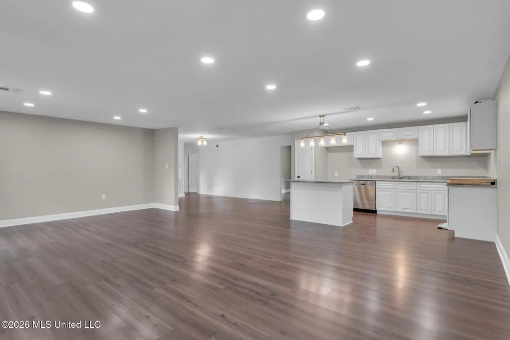 125 7th Avenue Carriere, MS 39426