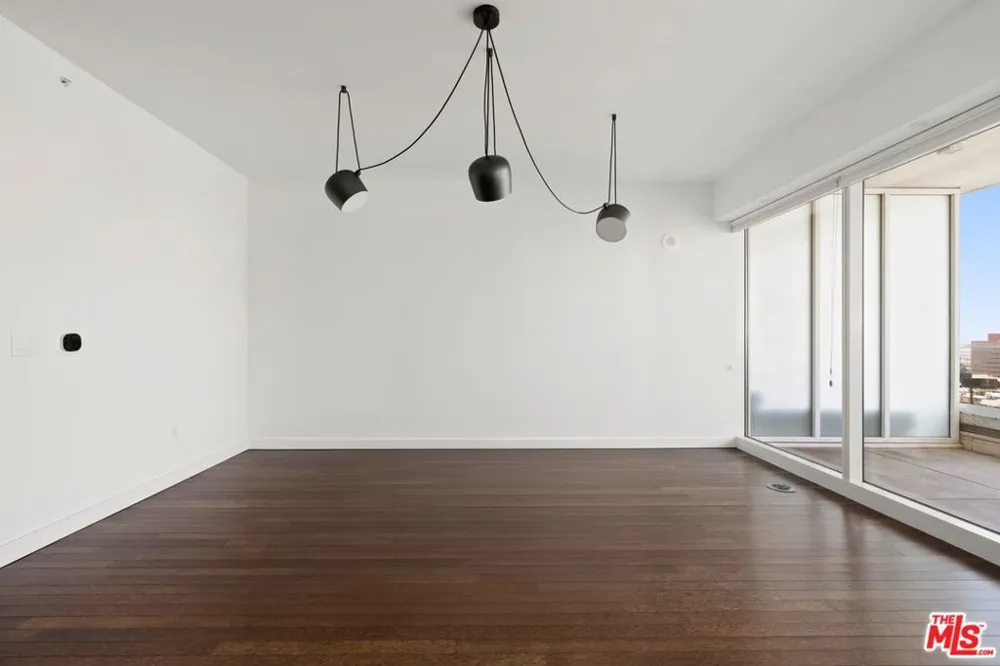 6250 Hollywood Boulevard #12I Los Angeles, CA 90028