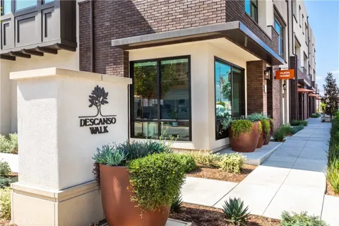 1032 Foothill Boulevard