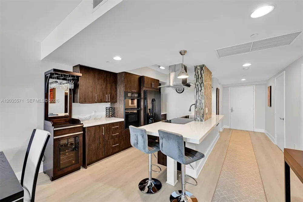 1850 S Ocean Dr #1907 Hallandale Beach, FL 33009