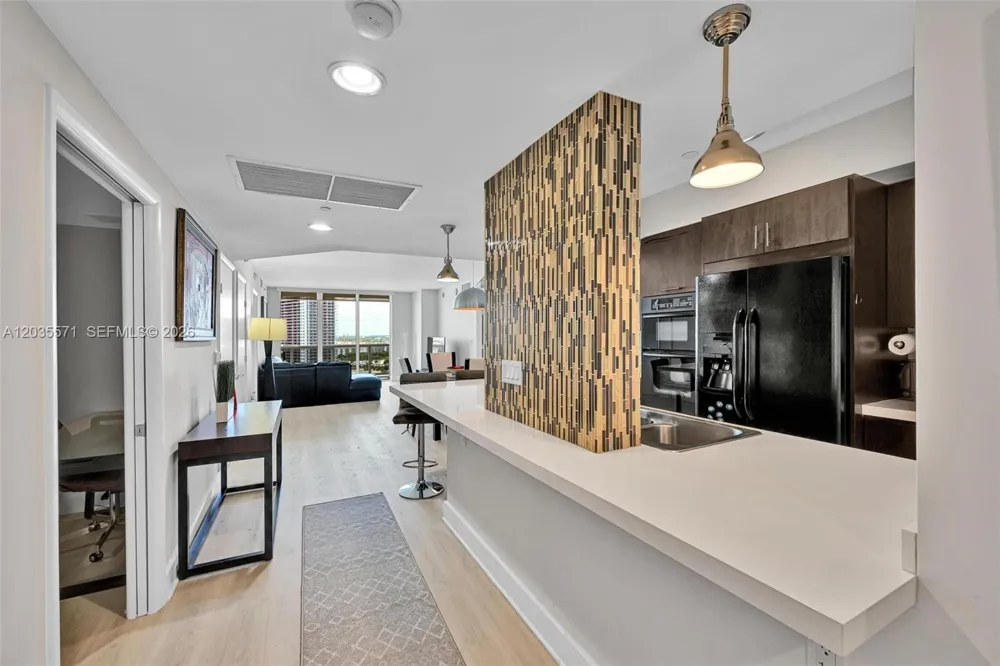 1850 S Ocean Dr #1907 Hallandale Beach, FL 33009