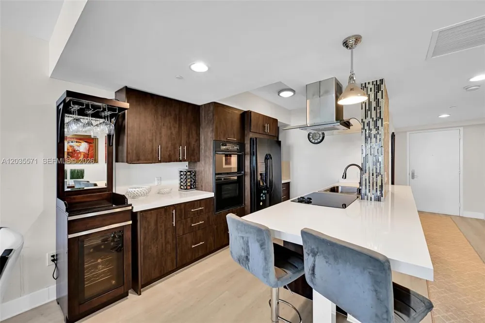 1850 S Ocean Dr #1907 Hallandale Beach, FL 33009