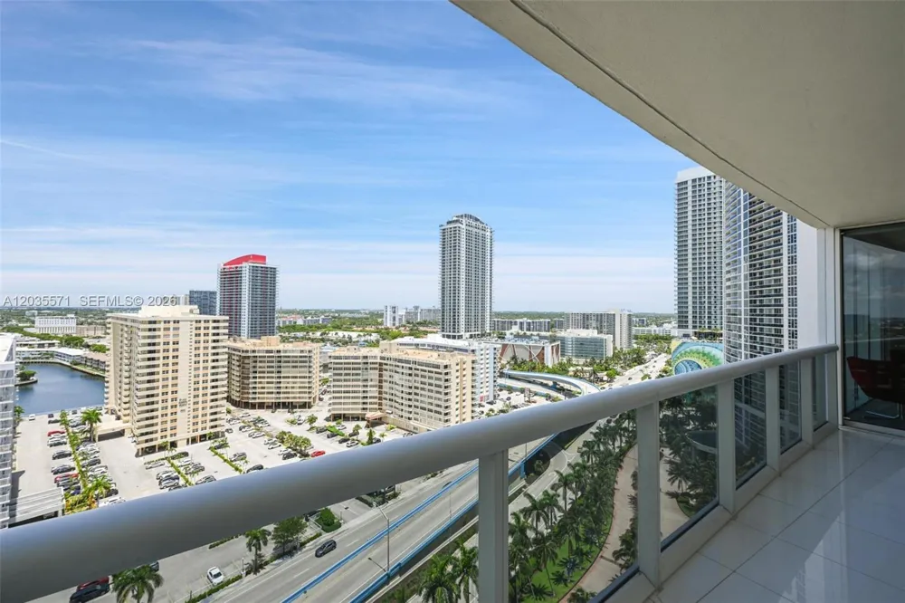 1850 S Ocean Dr #1907 Hallandale Beach, FL 33009