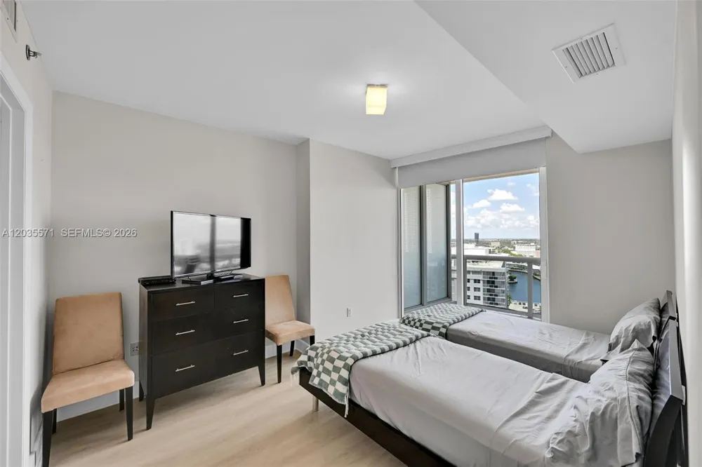 1850 S Ocean Dr #1907 Hallandale Beach, FL 33009