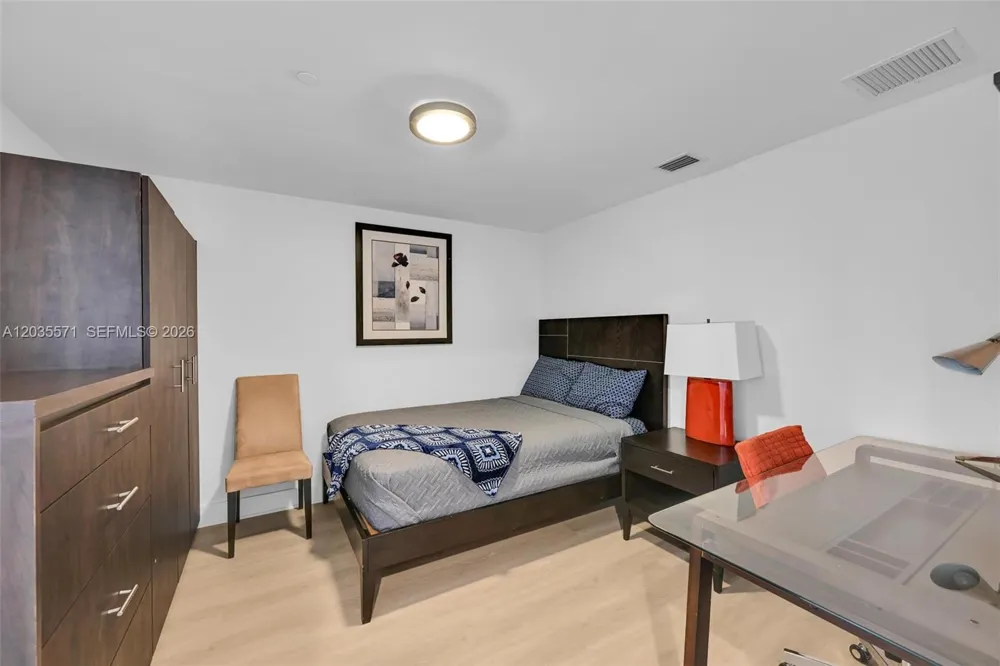 1850 S Ocean Dr #1907 Hallandale Beach, FL 33009