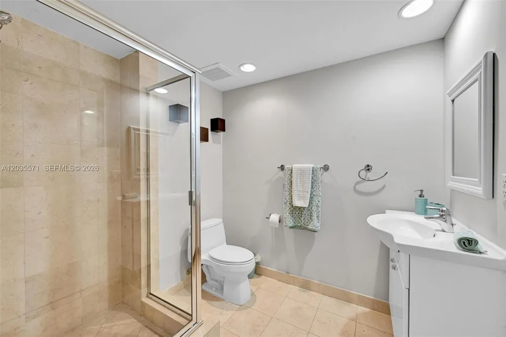 1850 S Ocean Dr #1907 Hallandale Beach, FL 33009