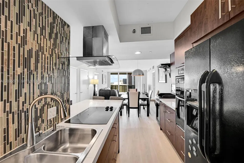 1850 S Ocean Dr #1907 Hallandale Beach, FL 33009