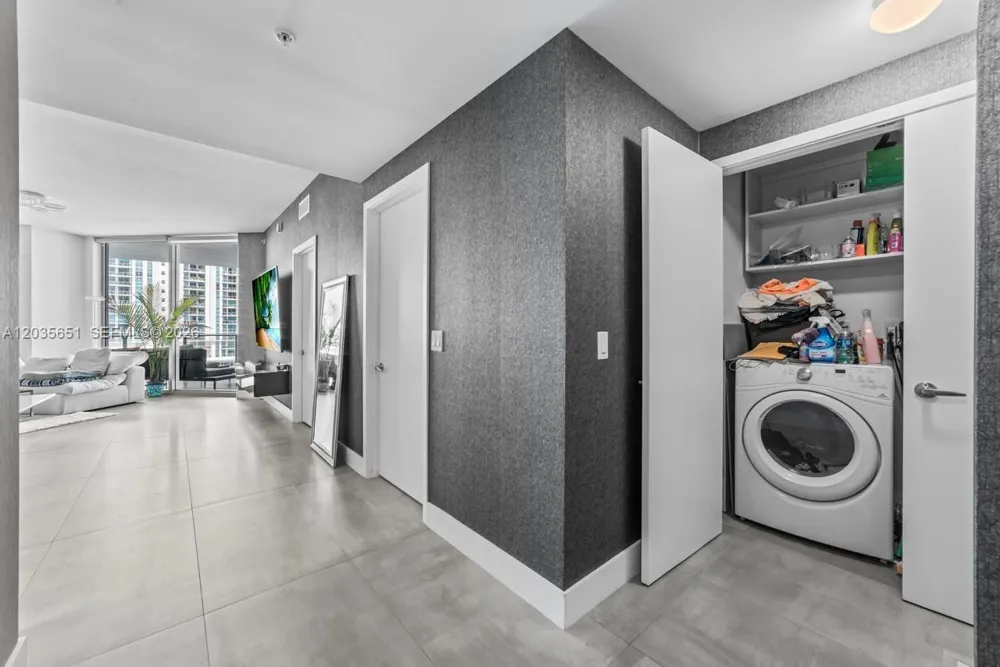 17111 Biscayne Blvd #503 North Miami Beach, FL 33160