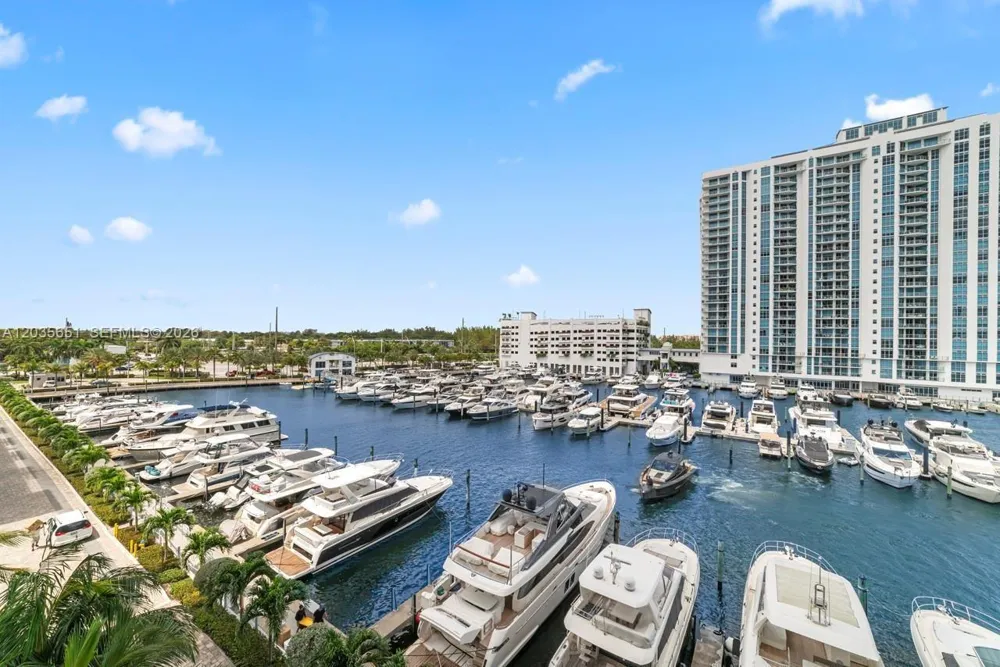 17111 Biscayne Blvd #503 North Miami Beach, FL 33160