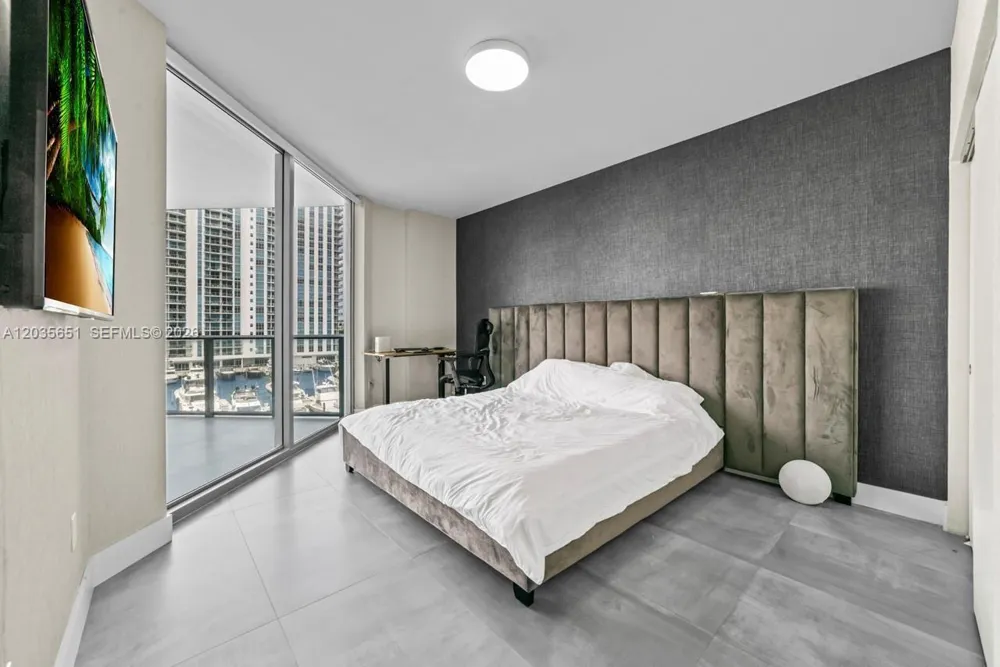 17111 Biscayne Blvd #503 North Miami Beach, FL 33160