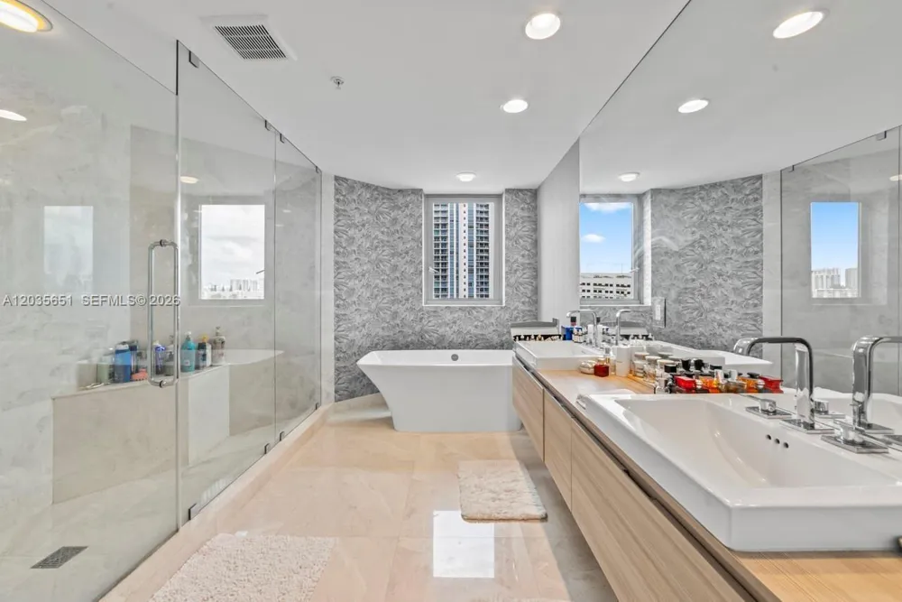 17111 Biscayne Blvd #503 North Miami Beach, FL 33160