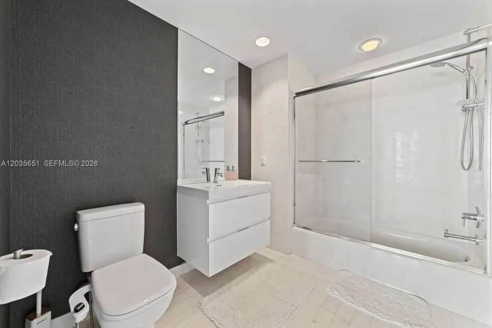 17111 Biscayne Blvd #503 North Miami Beach, FL 33160