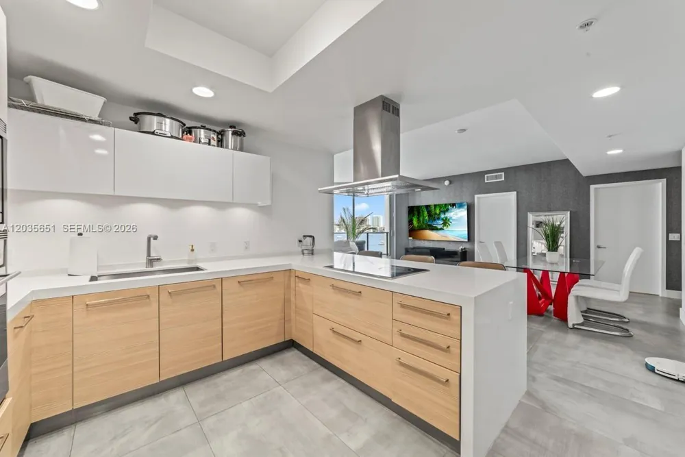 17111 Biscayne Blvd #503 North Miami Beach, FL 33160