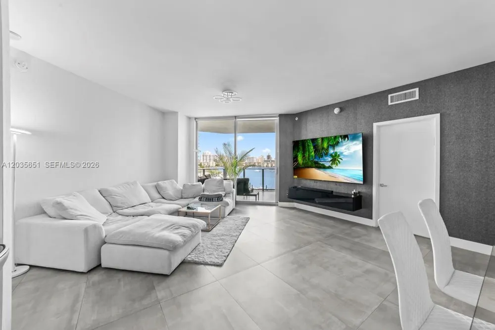 17111 Biscayne Blvd #503 North Miami Beach, FL 33160