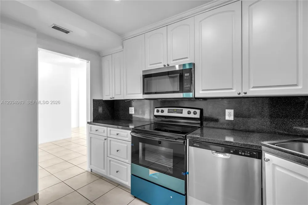 9381 E Bay Harbor Dr #504N Bay Harbor Islands, FL 33154