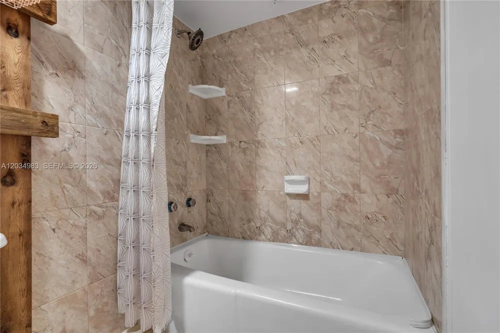 9381 E Bay Harbor Dr #504N Bay Harbor Islands, FL 33154