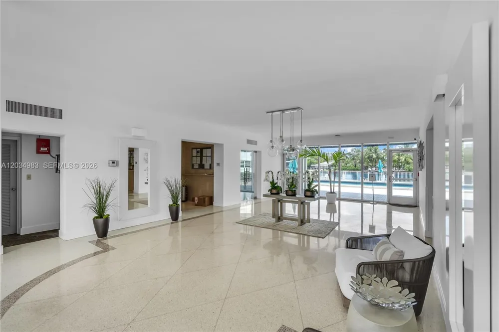 9381 E Bay Harbor Dr #504N Bay Harbor Islands, FL 33154
