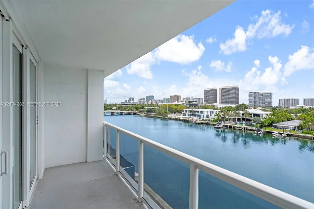 9381 E Bay Harbor Dr #504N Bay Harbor Islands, FL 33154