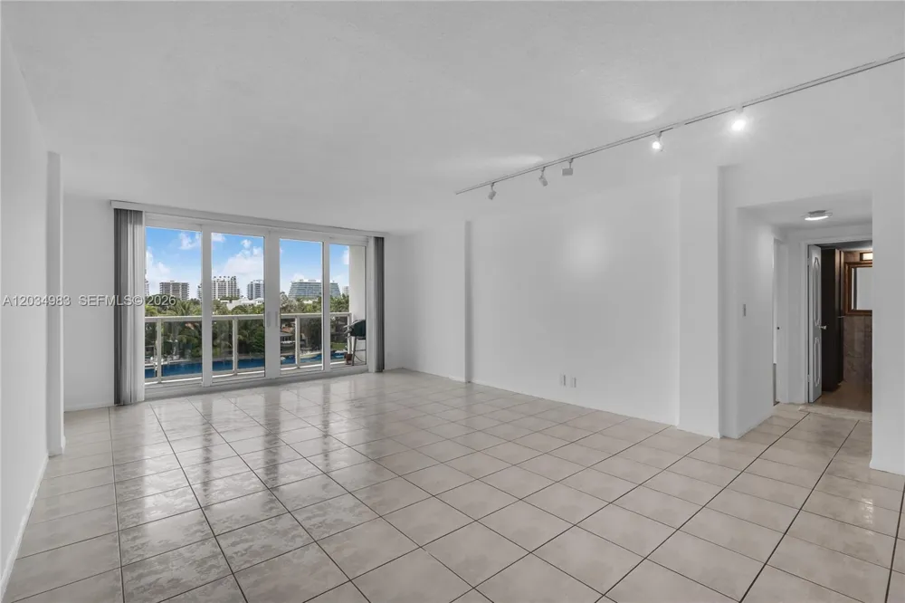 9381 E Bay Harbor Dr #504N Bay Harbor Islands, FL 33154