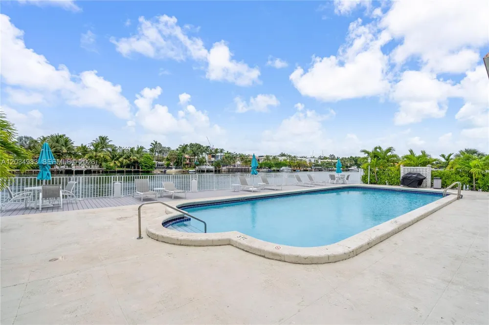 9381 E Bay Harbor Dr #504N Bay Harbor Islands, FL 33154
