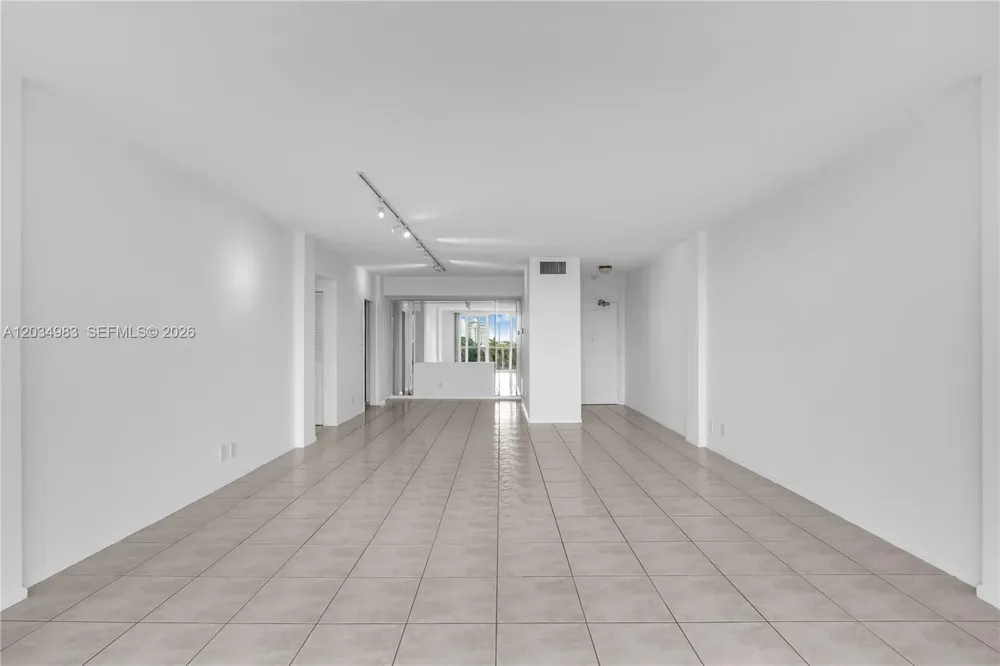 9381 E Bay Harbor Dr #504N Bay Harbor Islands, FL 33154