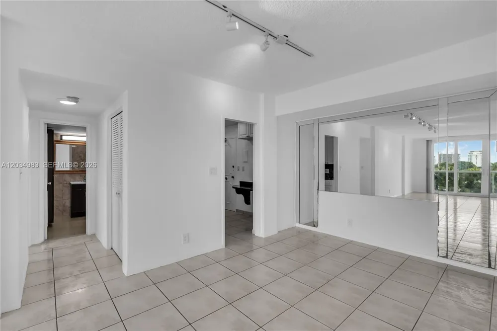 9381 E Bay Harbor Dr #504N Bay Harbor Islands, FL 33154