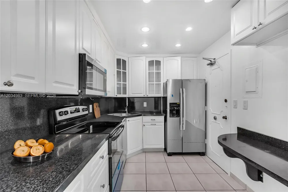 9381 E Bay Harbor Dr #504N Bay Harbor Islands, FL 33154