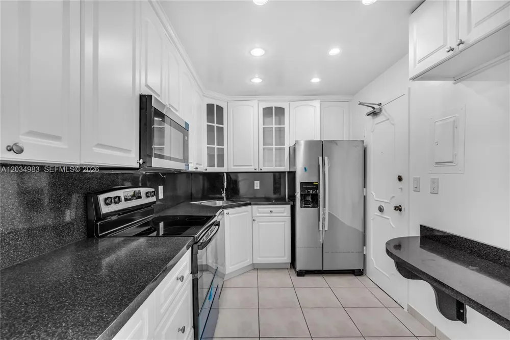 9381 E Bay Harbor Dr #504N Bay Harbor Islands, FL 33154
