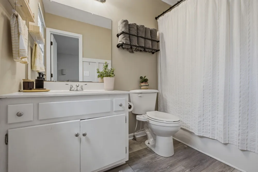 1024 Lynndale Dr Castalian Springs, TN 37031