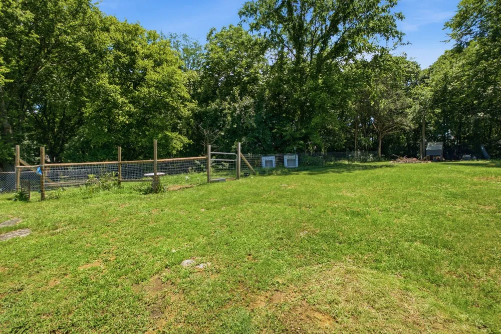 1024 Lynndale Dr Castalian Springs, TN 37031