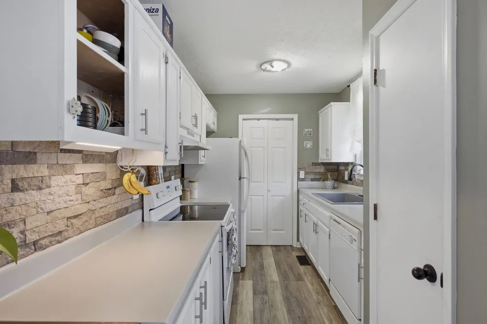 1024 Lynndale Dr Castalian Springs, TN 37031