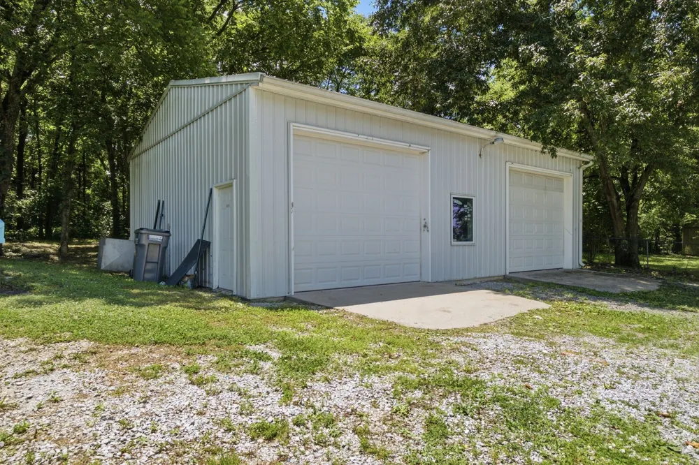 1024 Lynndale Dr Castalian Springs, TN 37031