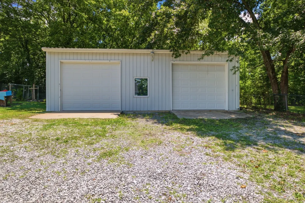 1024 Lynndale Dr Castalian Springs, TN 37031