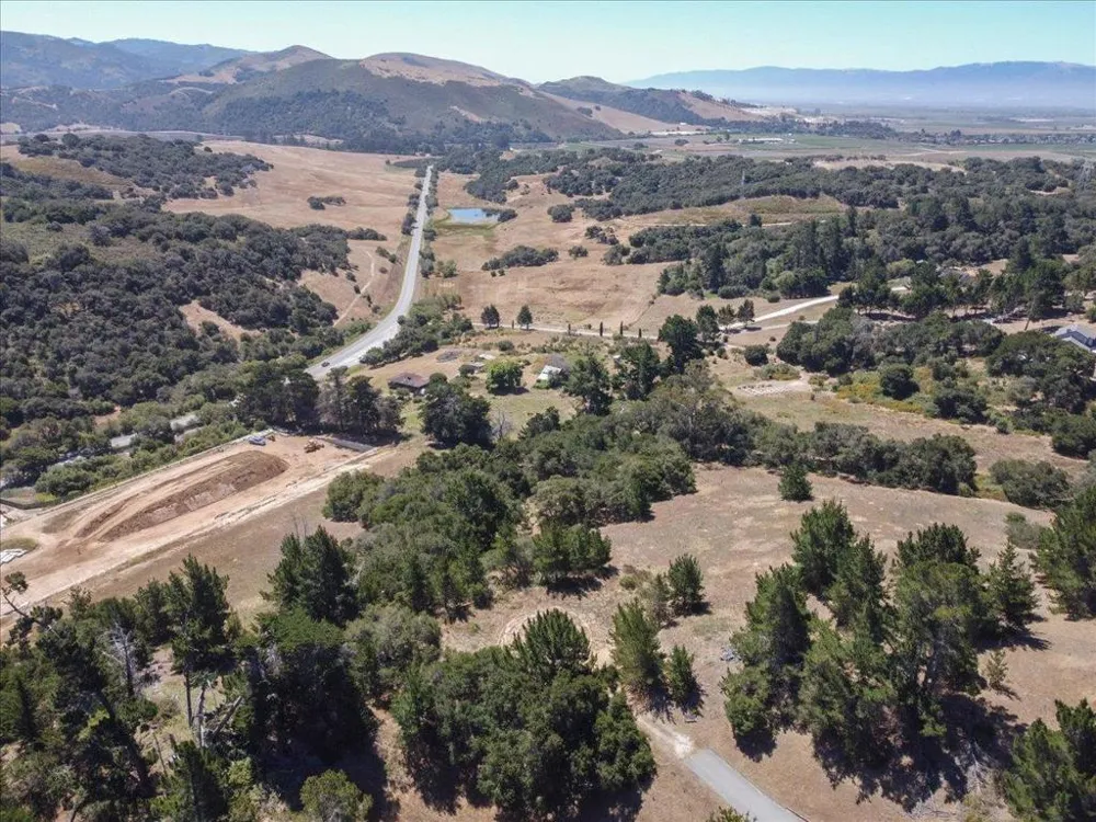 8741 Eagles Roost Road Salinas, CA 93907
