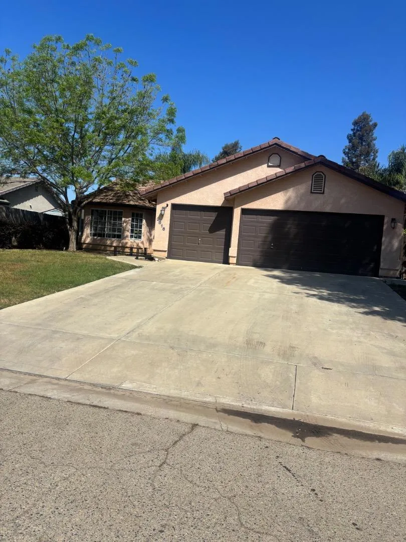 3816 E Acequia Avenue Visalia, CA 93292