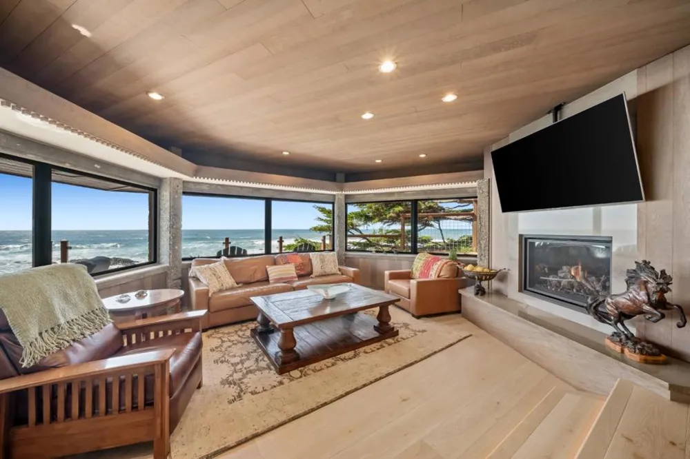 2431 Sherwood Drive Cambria, CA 93428