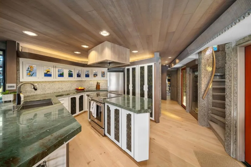 2431 Sherwood Drive Cambria, CA 93428