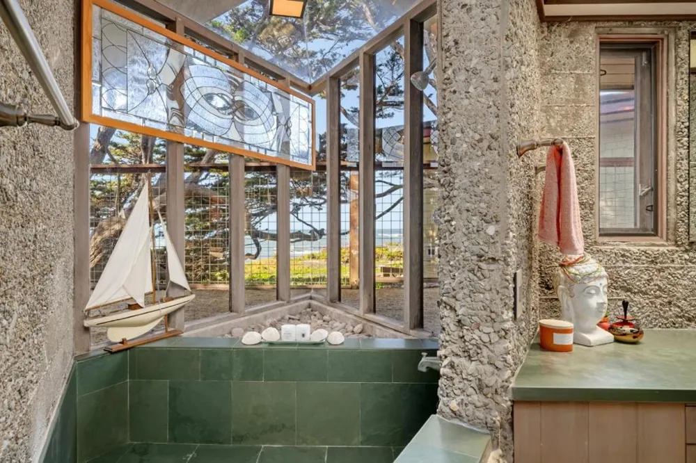 2431 Sherwood Drive Cambria, CA 93428