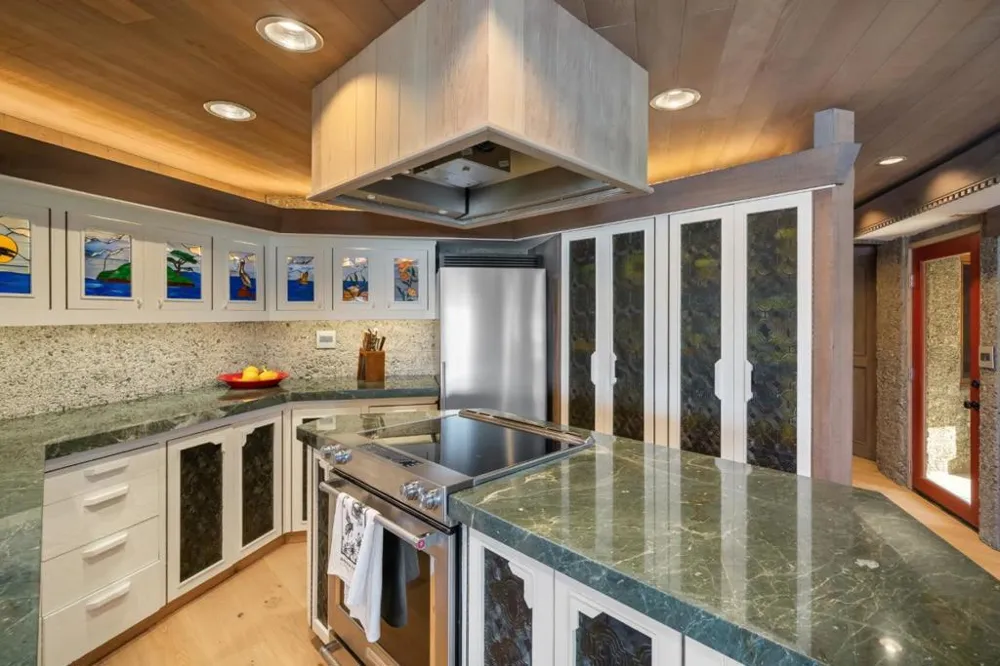 2431 Sherwood Drive Cambria, CA 93428