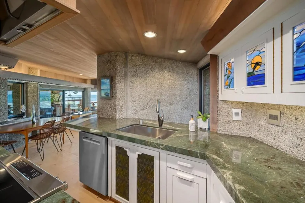 2431 Sherwood Drive Cambria, CA 93428